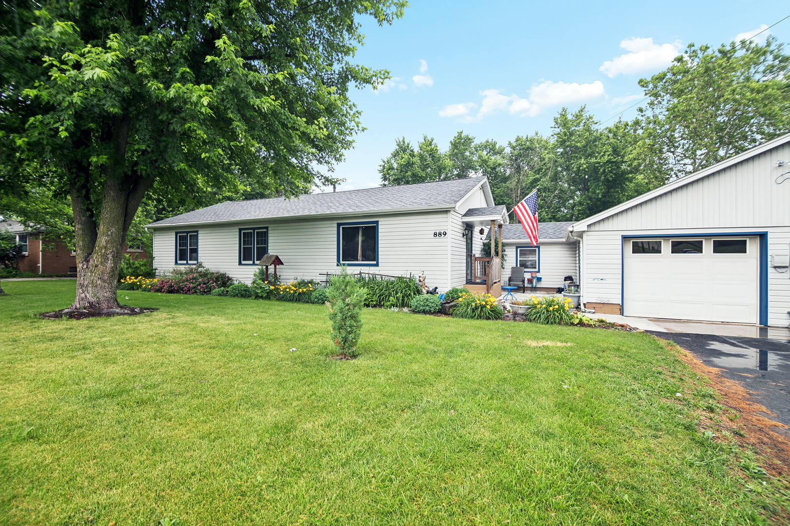 889 Armour Road Bourbonnais, IL 60914 - Photo 2 of 24