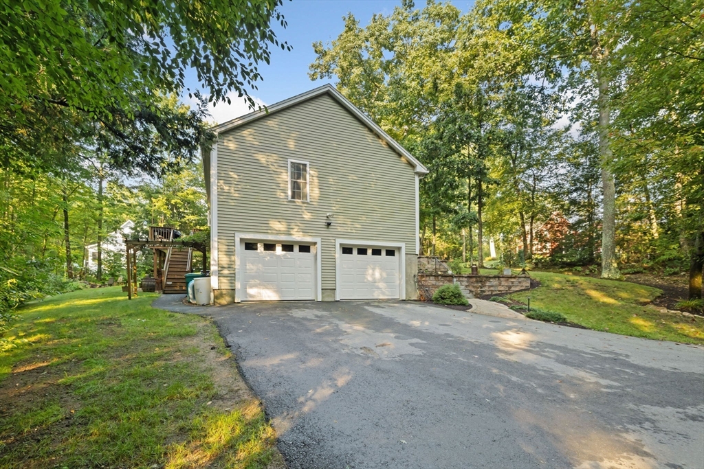 176 Cut Off Road Barre, MA 01005 - Photo 3 of 42