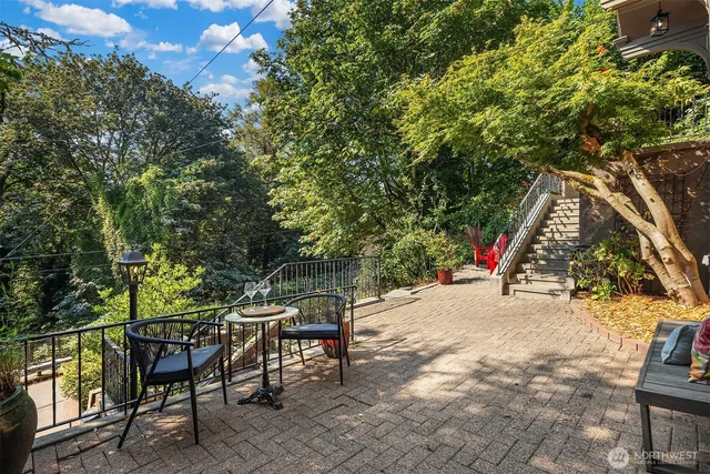 a picture of flowers