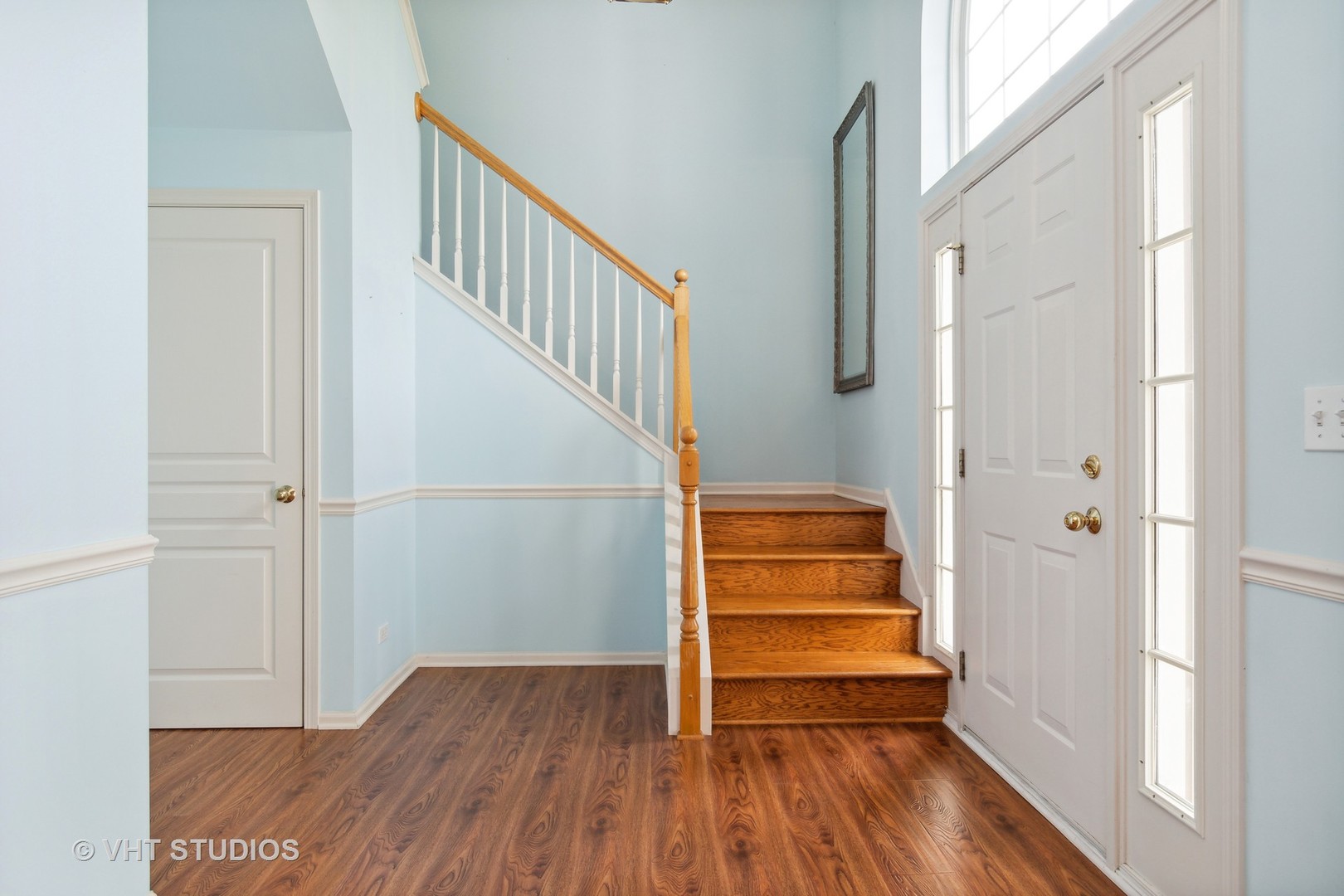 11751 Glenn Circle Plainfield, IL 60585 - Photo 3 of 19 a view of entryway with wooden floor