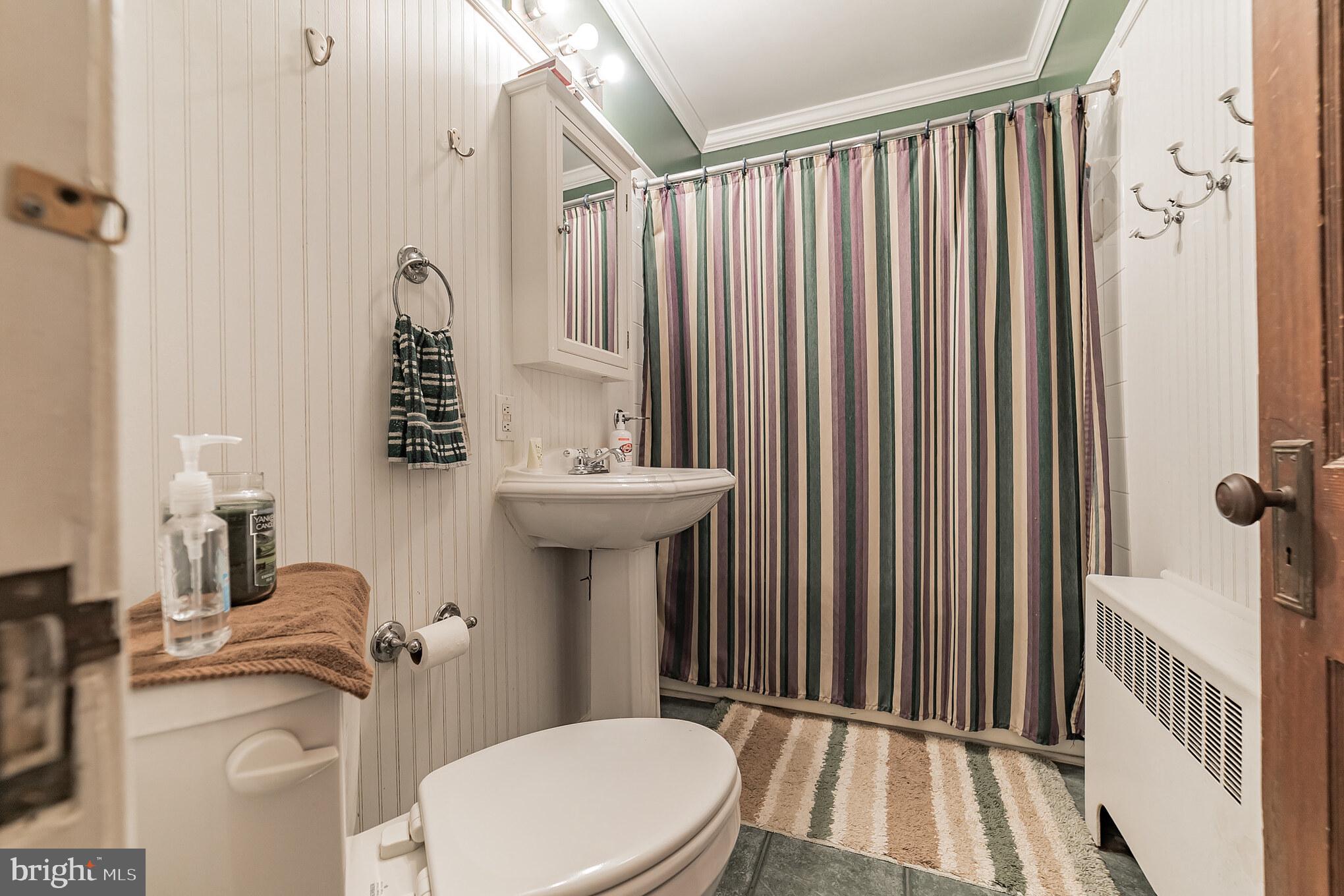 23800 Woodfield Road Gaithersburg, MD 20882 - Photo 16 of 28 Full bathroom on main level