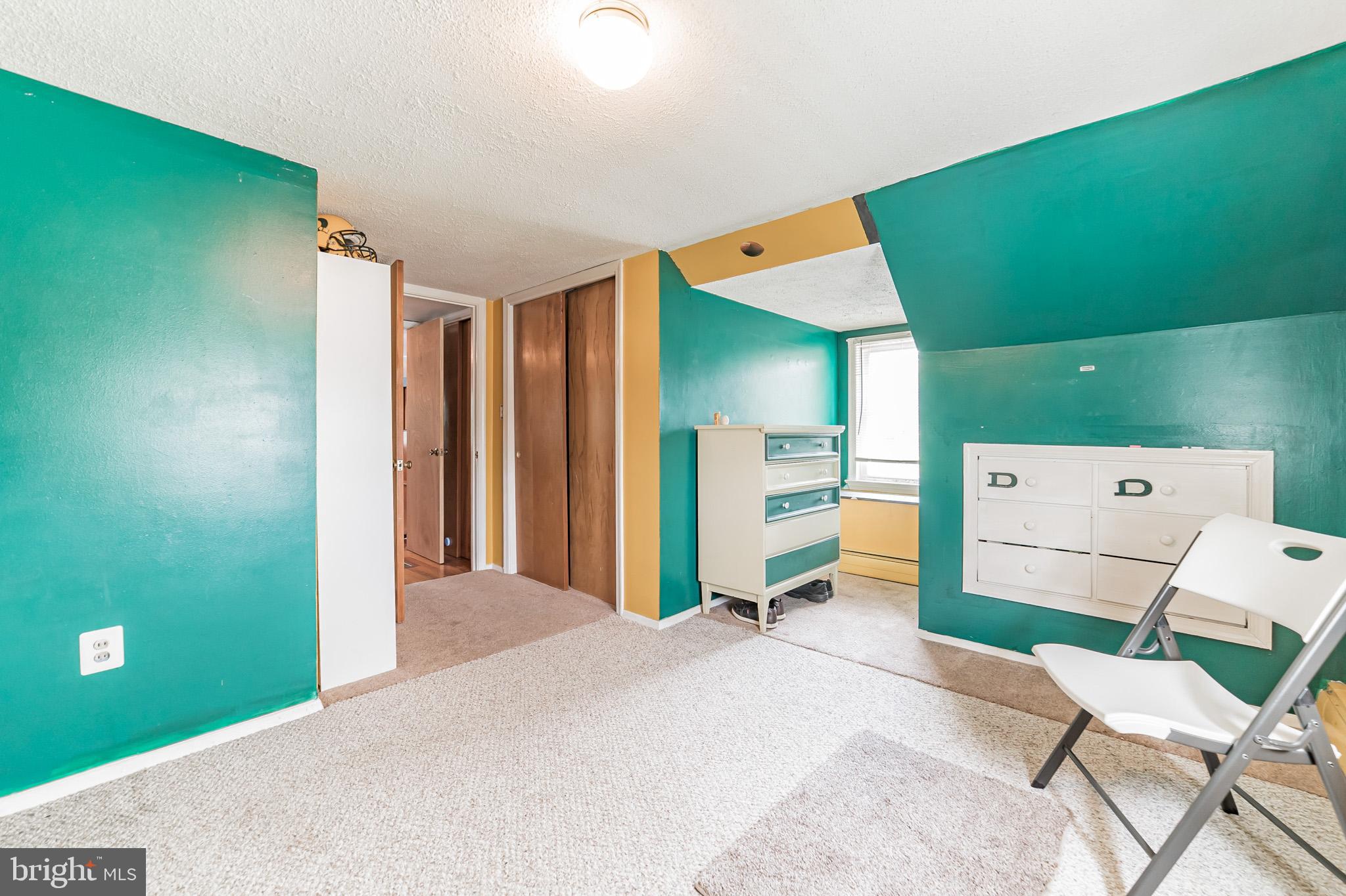 23800 Woodfield Road Gaithersburg, MD 20882 - Photo 20 of 28 4th bedroom - generous size!