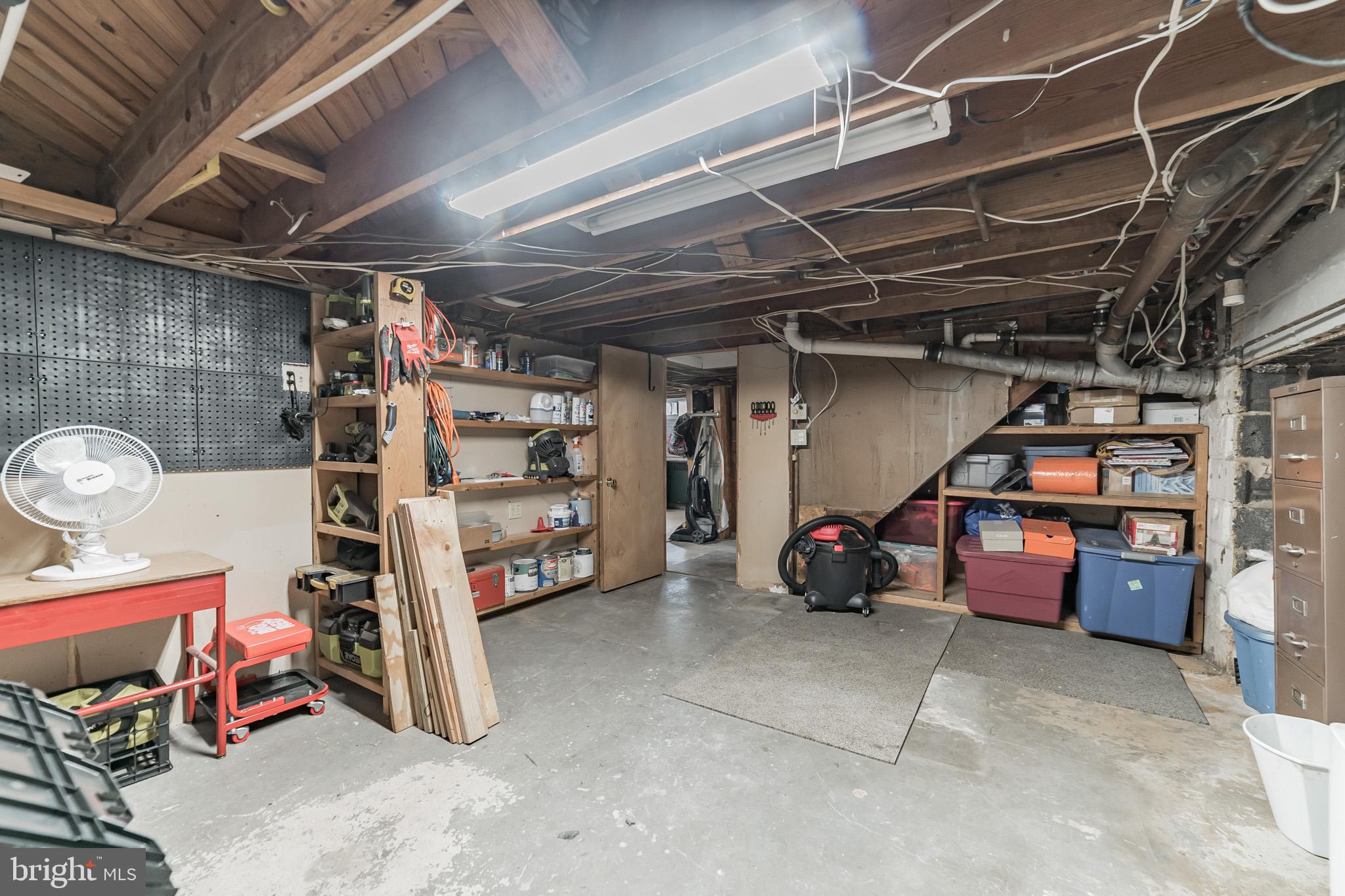 23800 Woodfield Road Gaithersburg, MD 20882 - Photo 24 of 28 Large and adaptable extra lower level room
