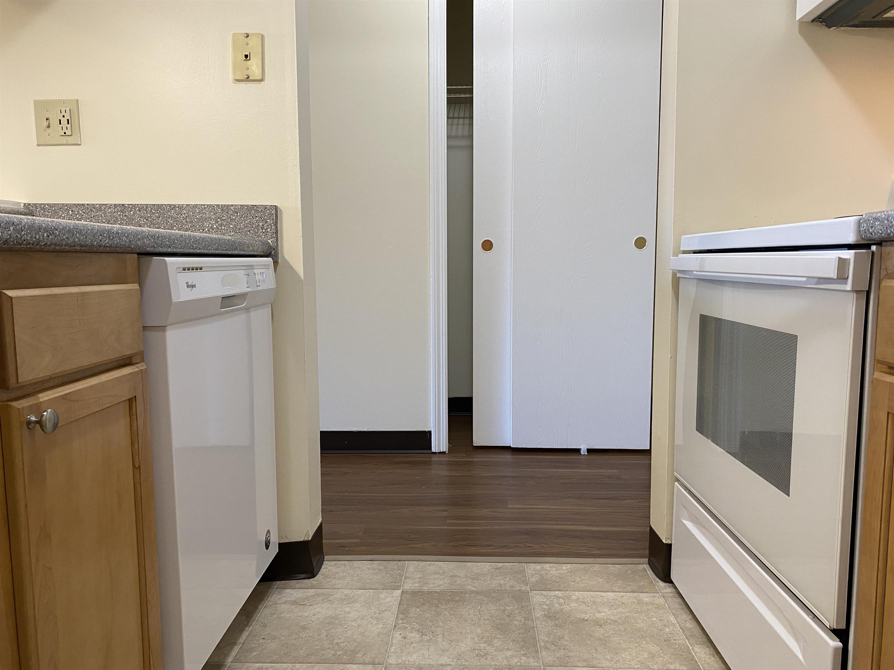 157 Eastern Avenue, Unit 203 Manchester, NH 03104 - Photo 13 of 38