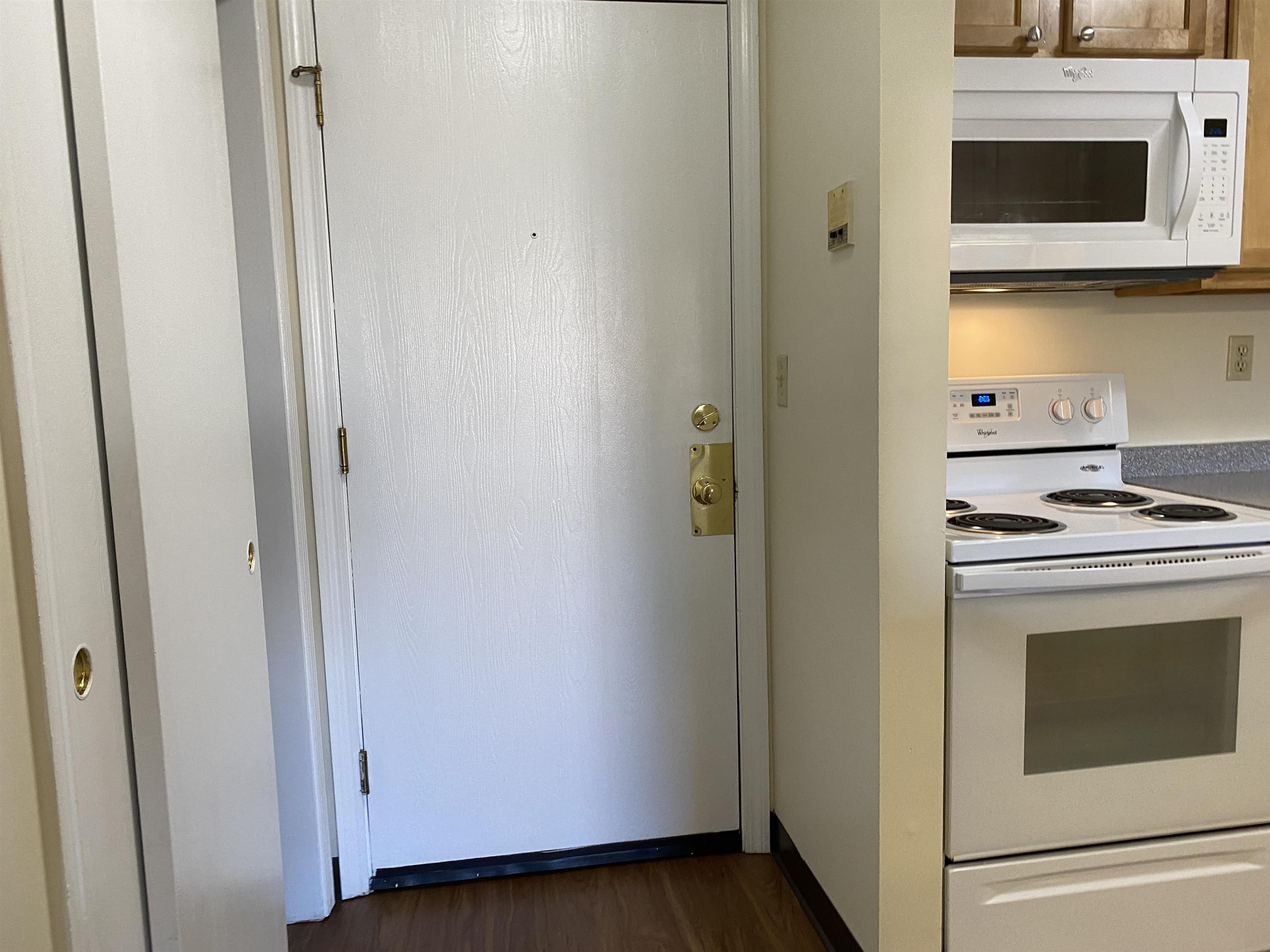 157 Eastern Avenue, Unit 203 Manchester, NH 03104 - Photo 14 of 38