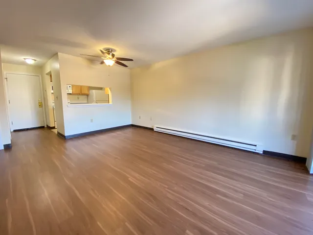 $1,698 | 157 Eastern Avenue, Unit 203, Manchester, NH 03104