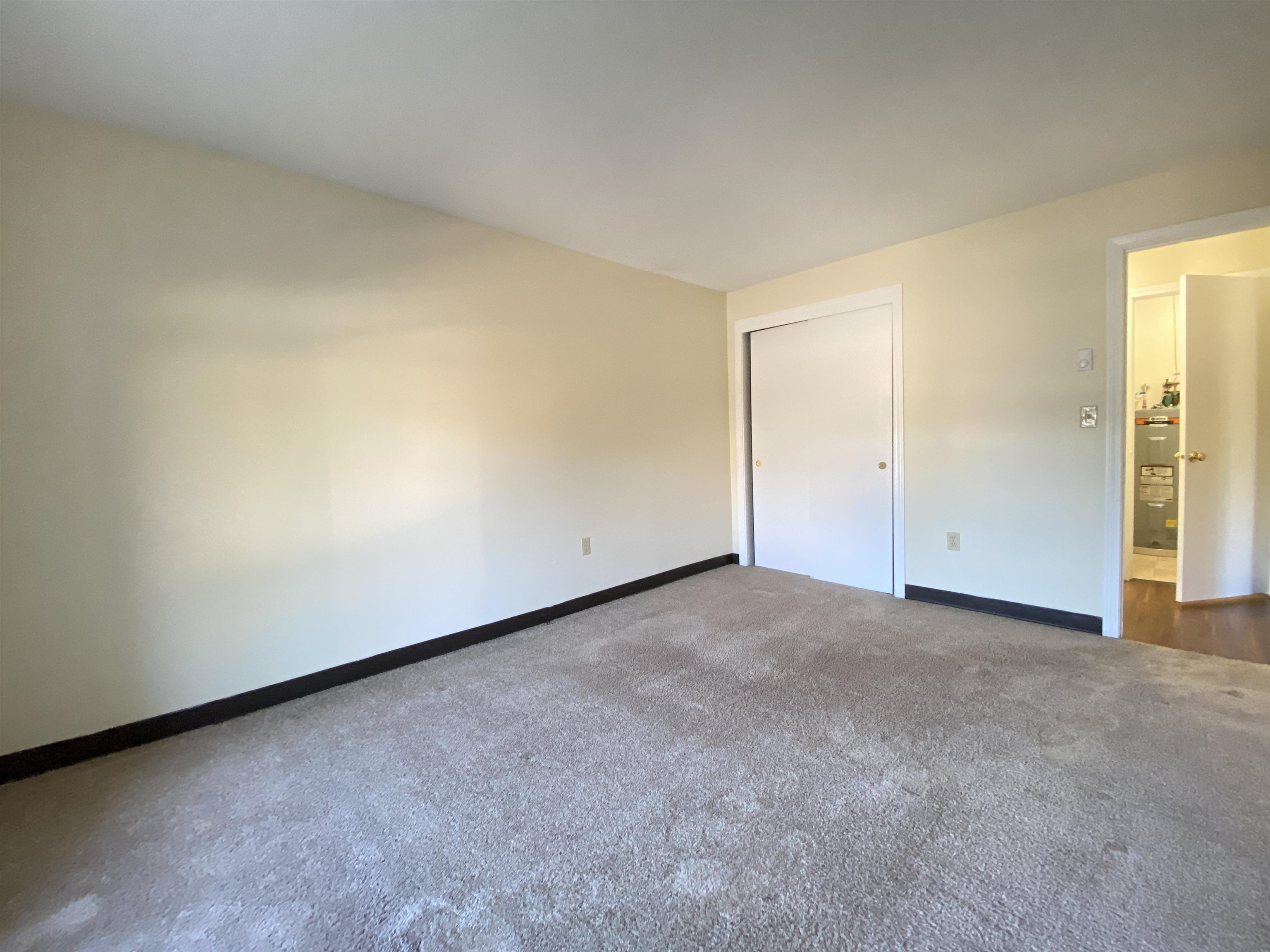 157 Eastern Avenue, Unit 203 Manchester, NH 03104 - Photo 21 of 38