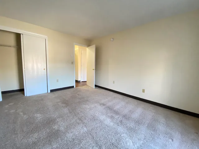 $1,698 | 157 Eastern Avenue, Unit 203, Manchester, NH 03104