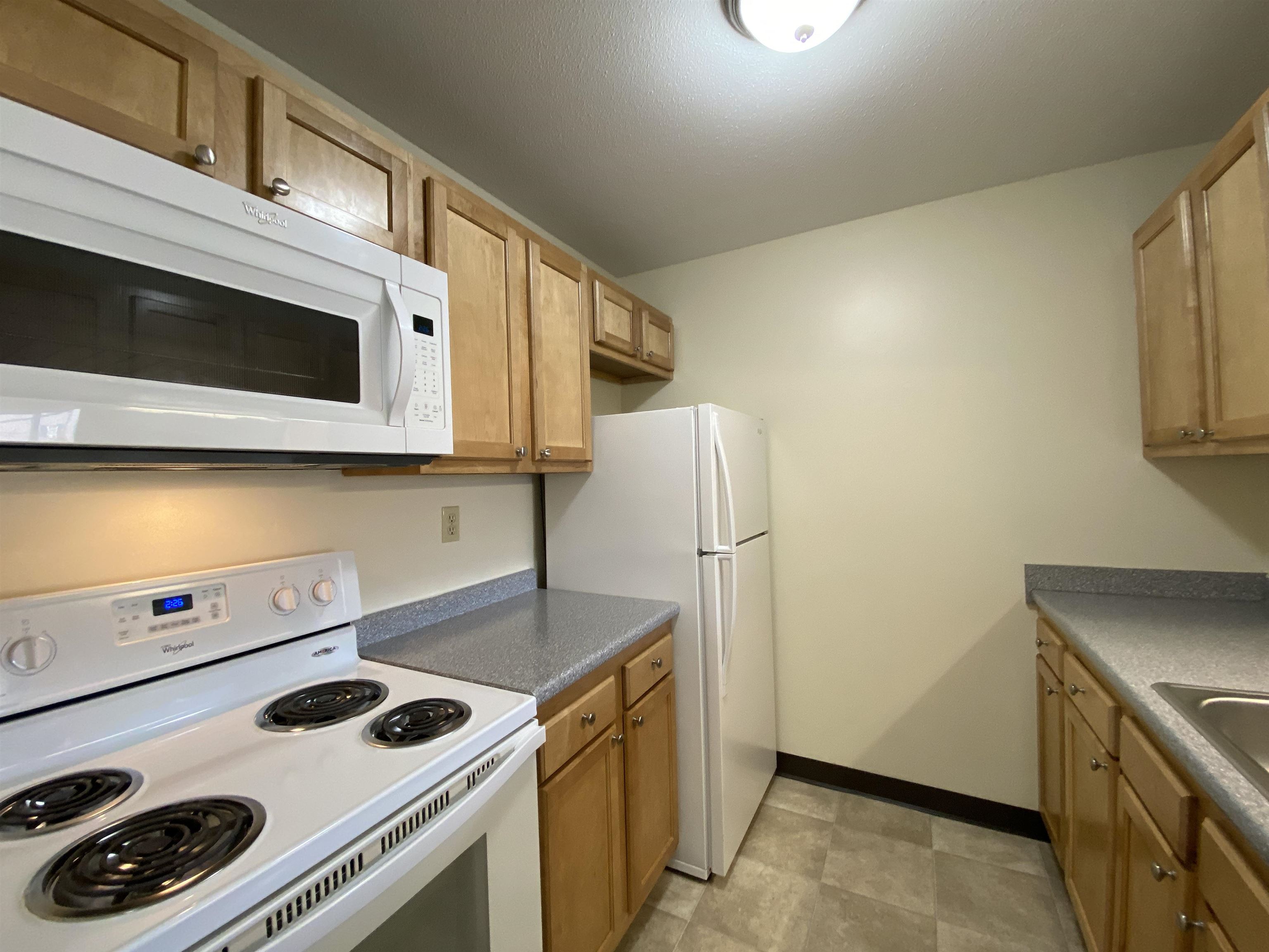 157 Eastern Avenue, Unit 203 Manchester, NH 03104 - Photo 7 of 38