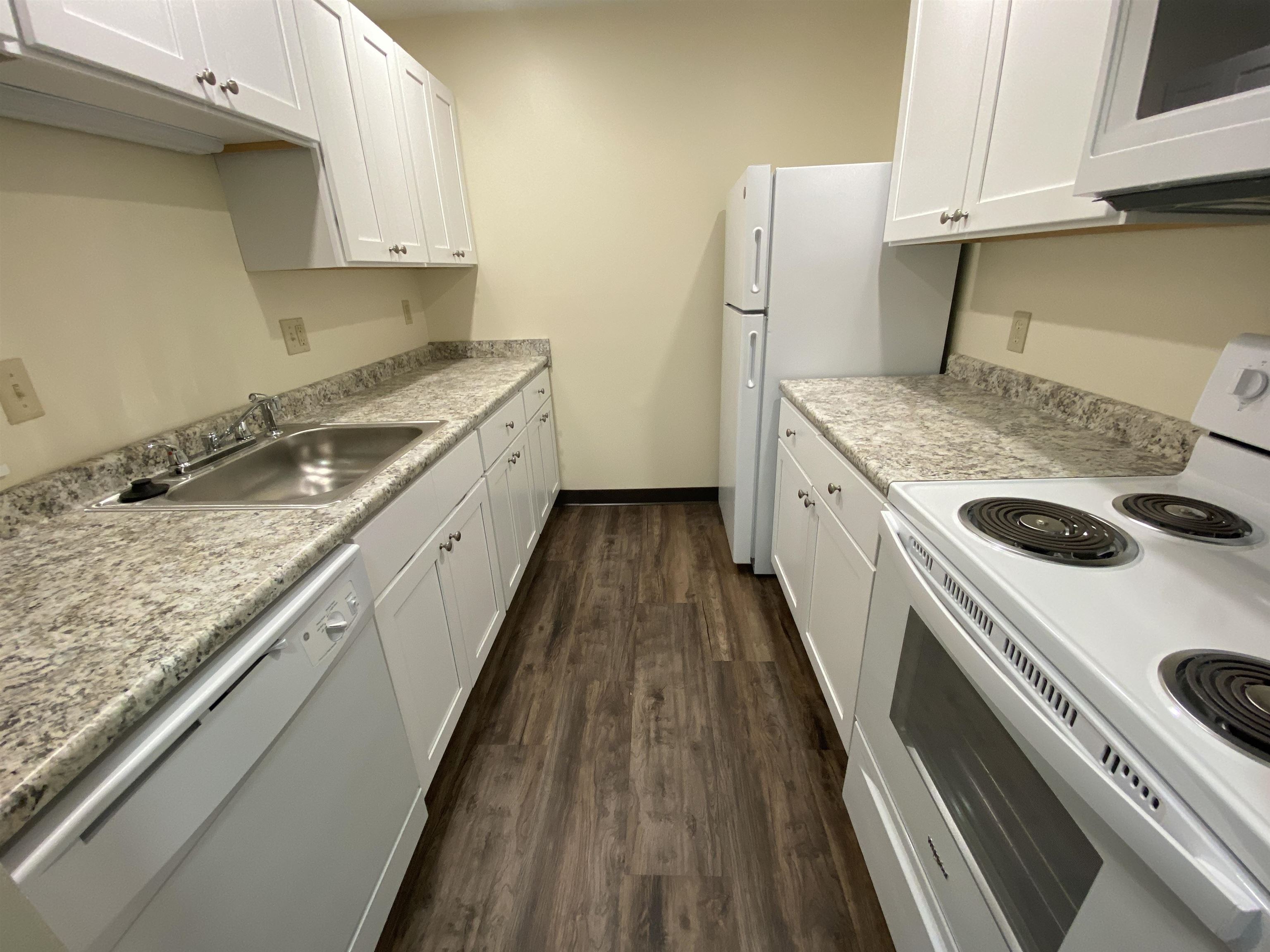 157 Eastern Avenue, Unit 203 Manchester, NH 03104 - Photo 9 of 38