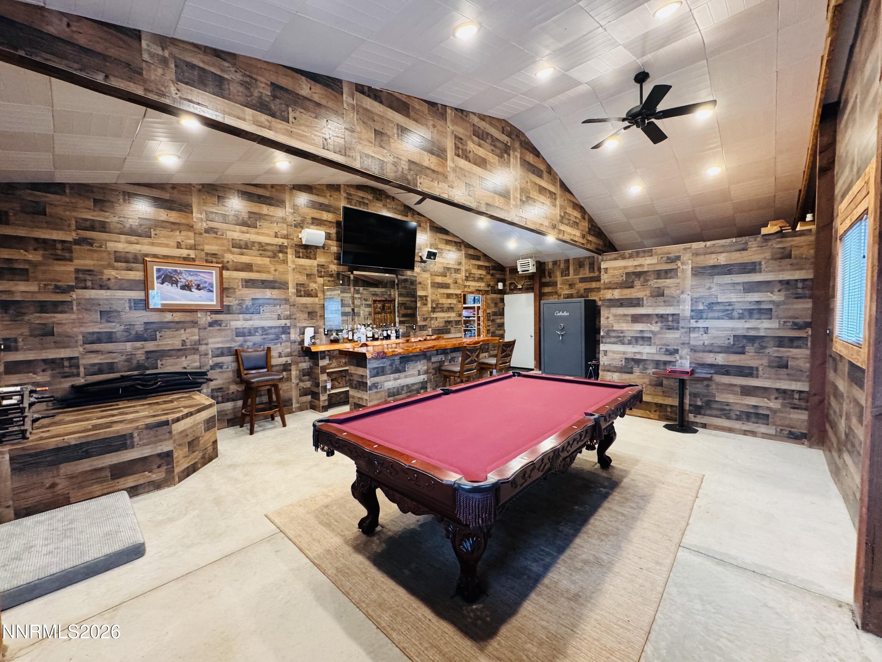 29400 Kings River Road Orovada, NV 89425 - Photo 35 of 40 a room with furniture and flat screen tv