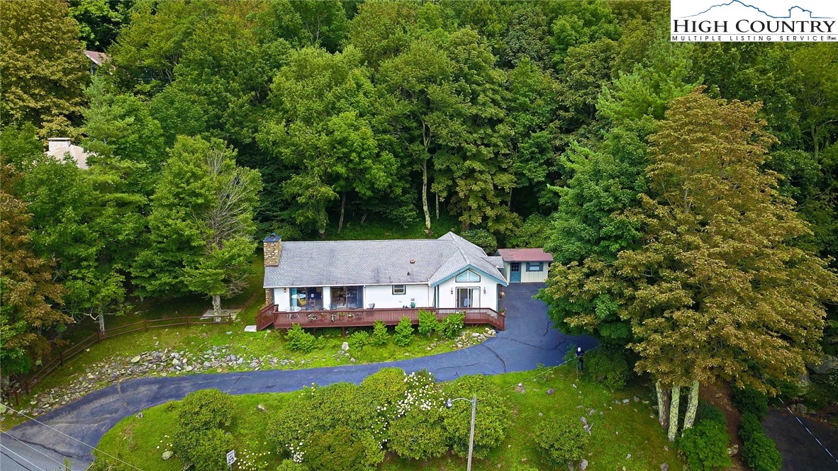 126 Skiview Road Seven Devils, NC 28604 - Photo 8 of 37 Gallery Image 8