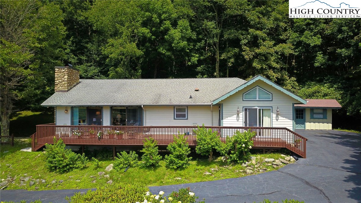 126 Skiview Road Seven Devils, NC 28604 - Photo 9 of 37 Gallery Image 9