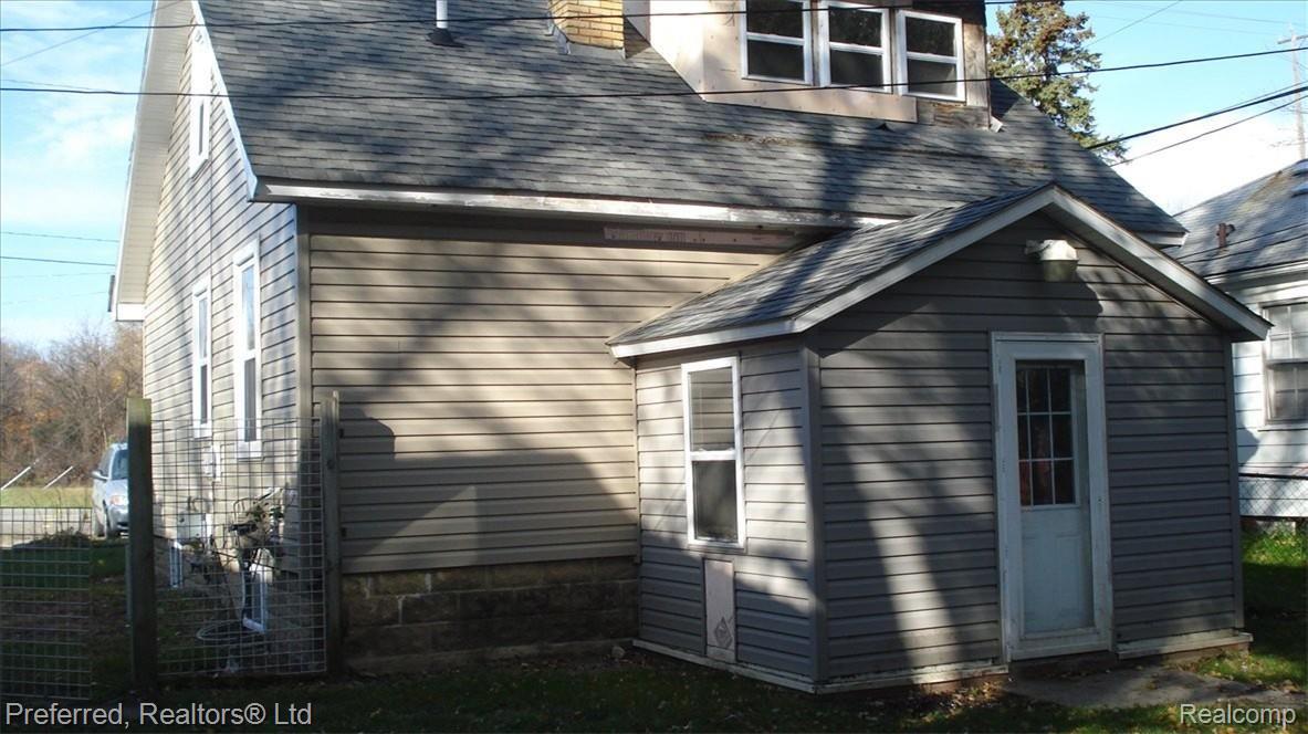 6525 Denton Road Belleville, MI 48111 - Photo 8 of 9 Rear