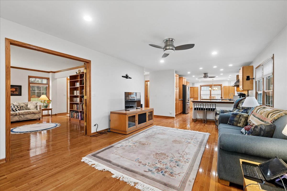 602 Birch Lane Fox River Grove, IL 60021 - Photo 14 of 37 a living room with furniture and a wooden floor