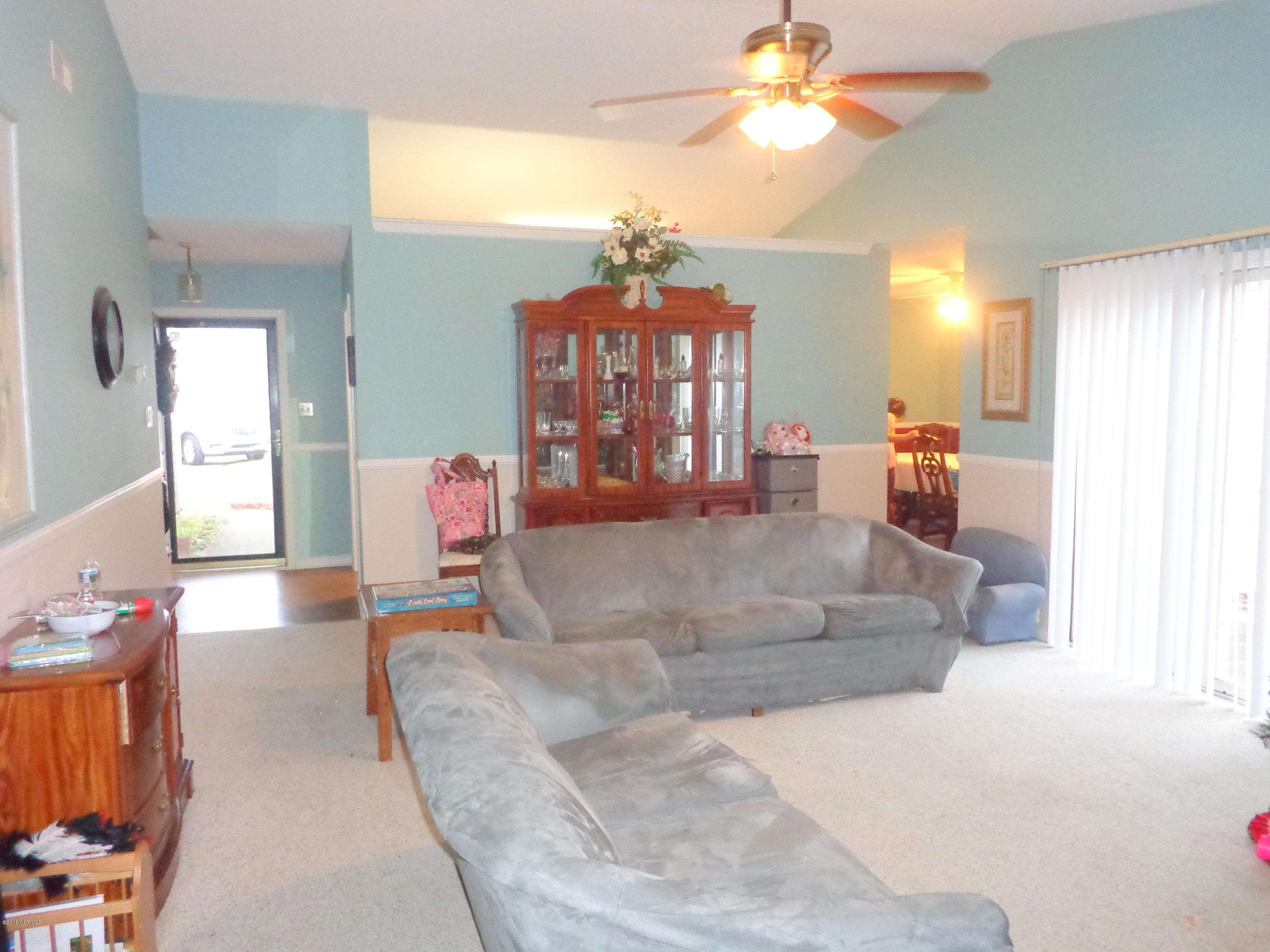 314 Foxhall Road Newport, NC 28570 - Photo 3 of 14 Living room 2