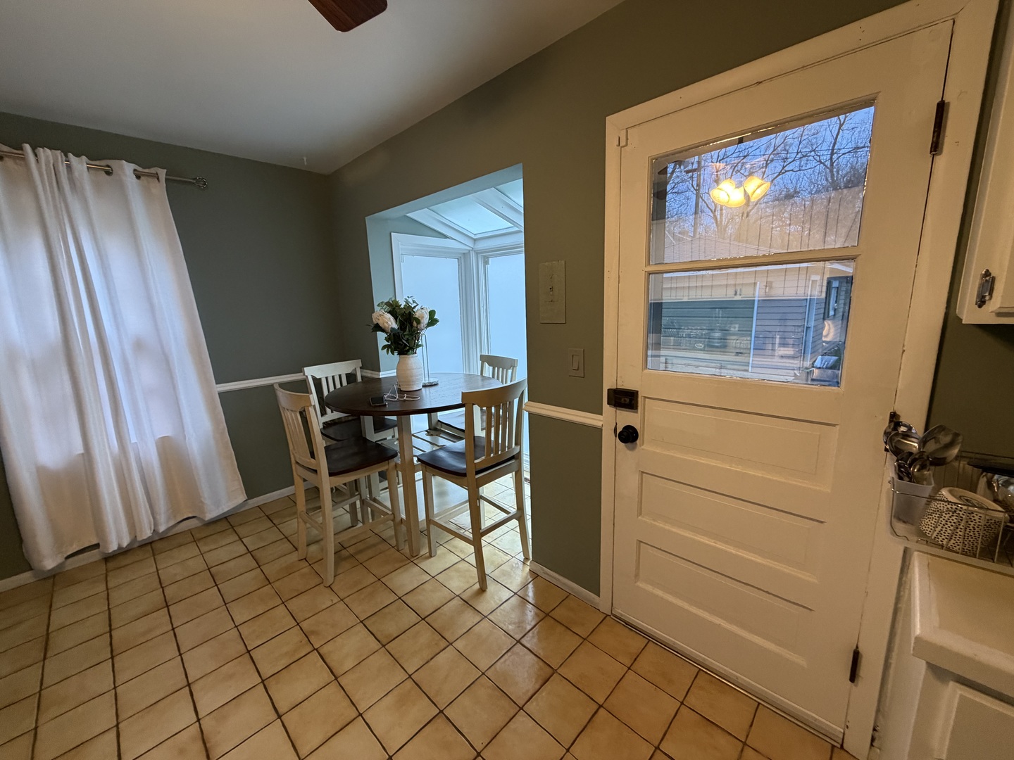 202 Hickory Road Oakwood Hills, IL 60013 - Photo 5 of 27