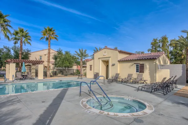 $450,000 | 436 Via De La Paz, Palm Desert, CA 92211