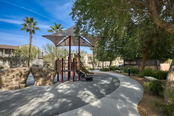 $450,000 | 436 Via De La Paz, Palm Desert, CA 92211