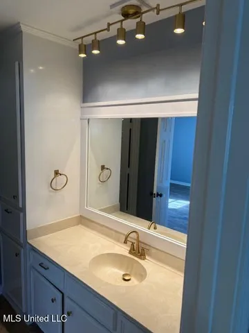 $1,400 | 2432 River Oaks Boulevard, Unit B, Jackson, MS 39211