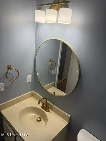 $1,400 | 2432 River Oaks Boulevard, Unit B, Jackson, MS 39211