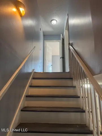 $1,400 | 2432 River Oaks Boulevard, Unit B, Jackson, MS 39211