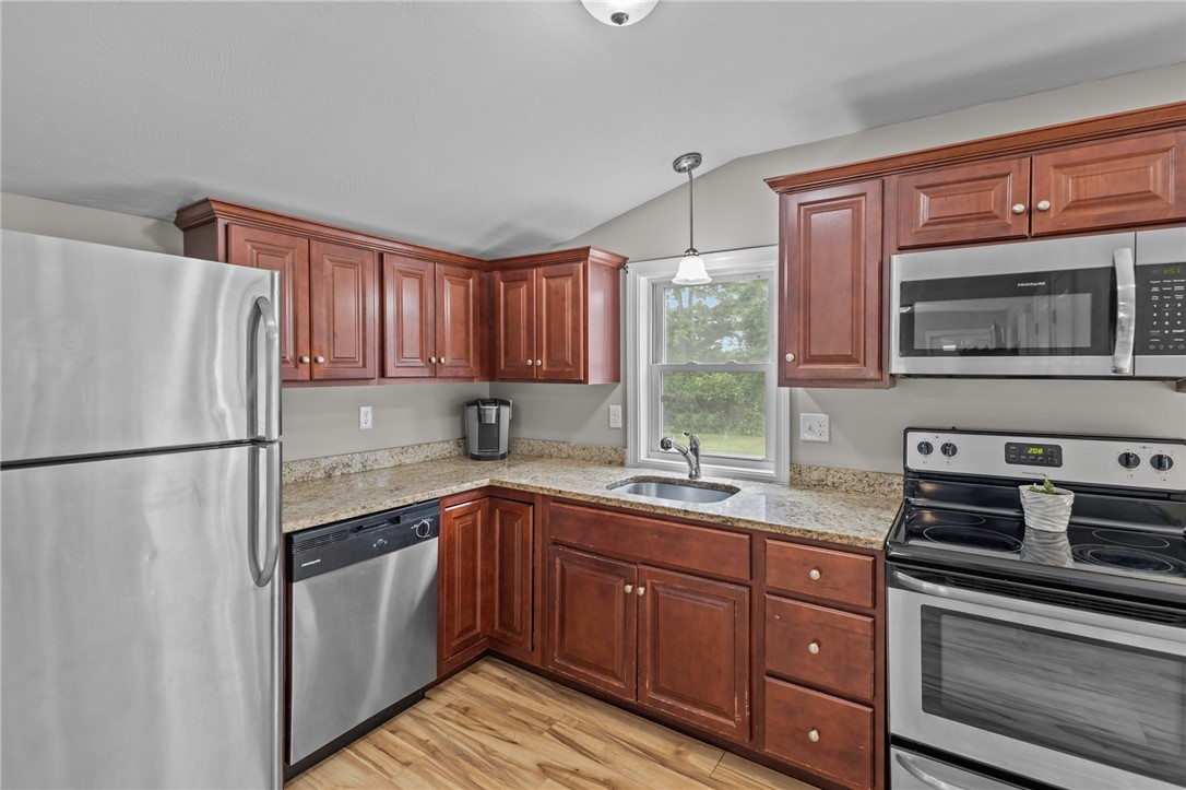 754 High Street Cumberland, RI 02864 - Photo 6 of 22 Gallery Image 6