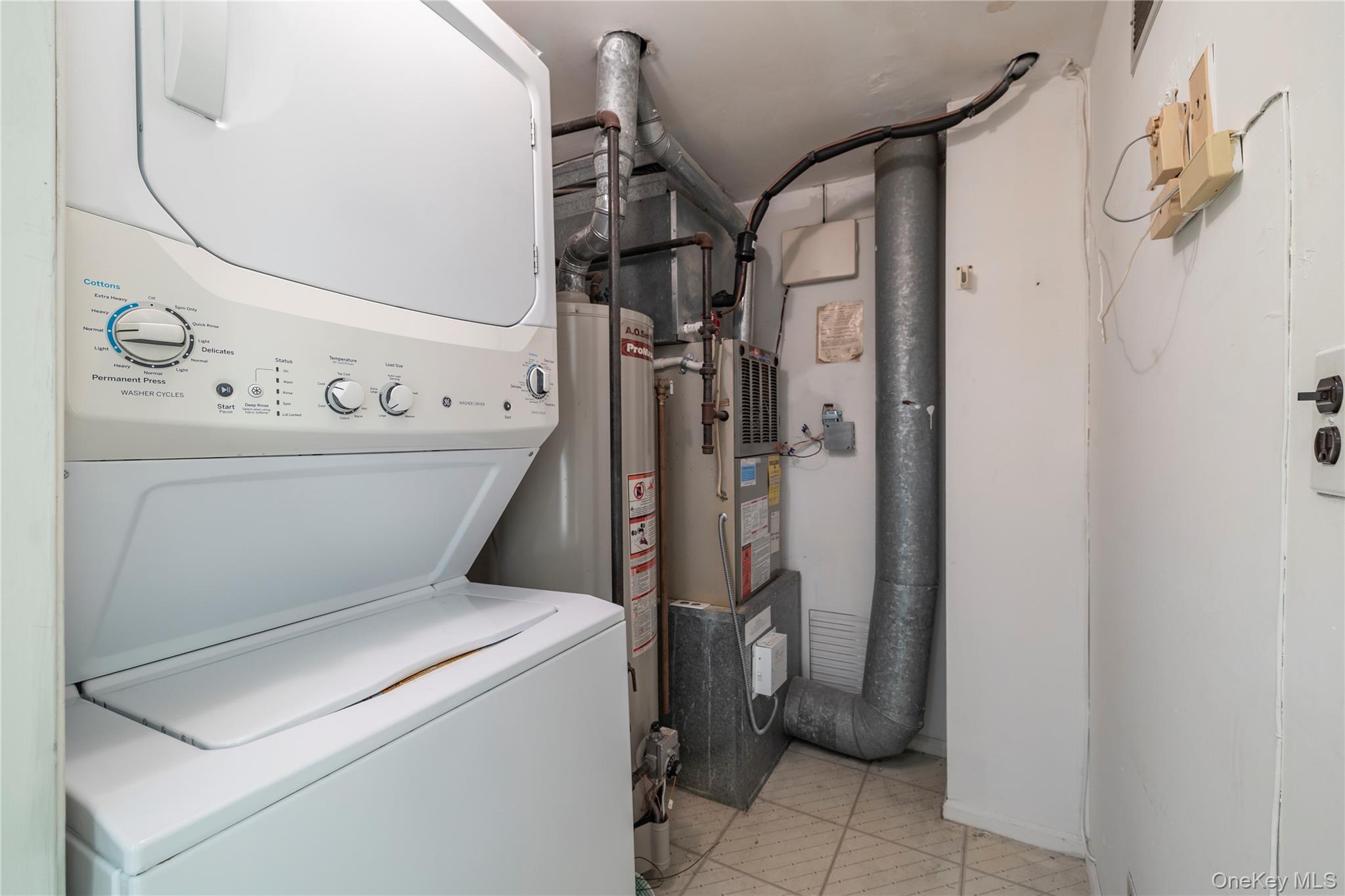 22 Ridgewood Drive Wantagh, NY 11793 - Photo 16 of 26