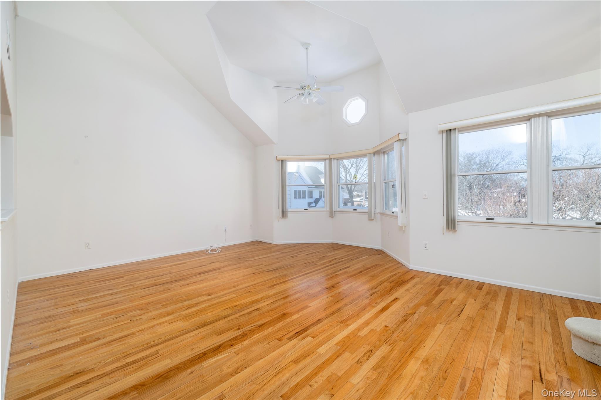 22 Ridgewood Drive Wantagh, NY 11793 - Photo 2 of 26