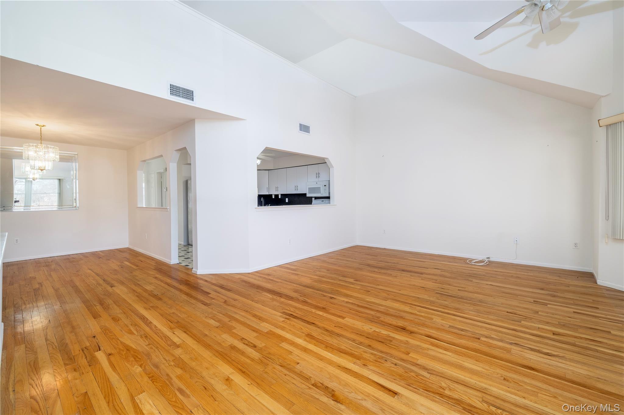 22 Ridgewood Drive Wantagh, NY 11793 - Photo 6 of 26