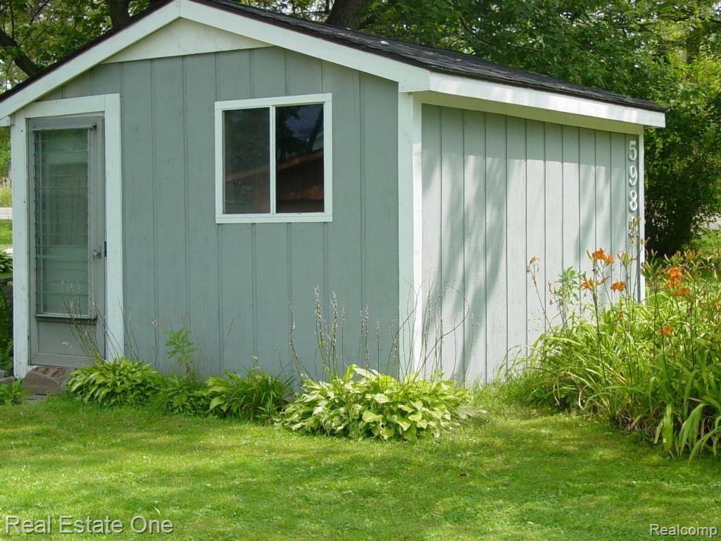 5989 Mabley Hill Road Fenton, MI 48430 - Photo 4 of 37 SHED