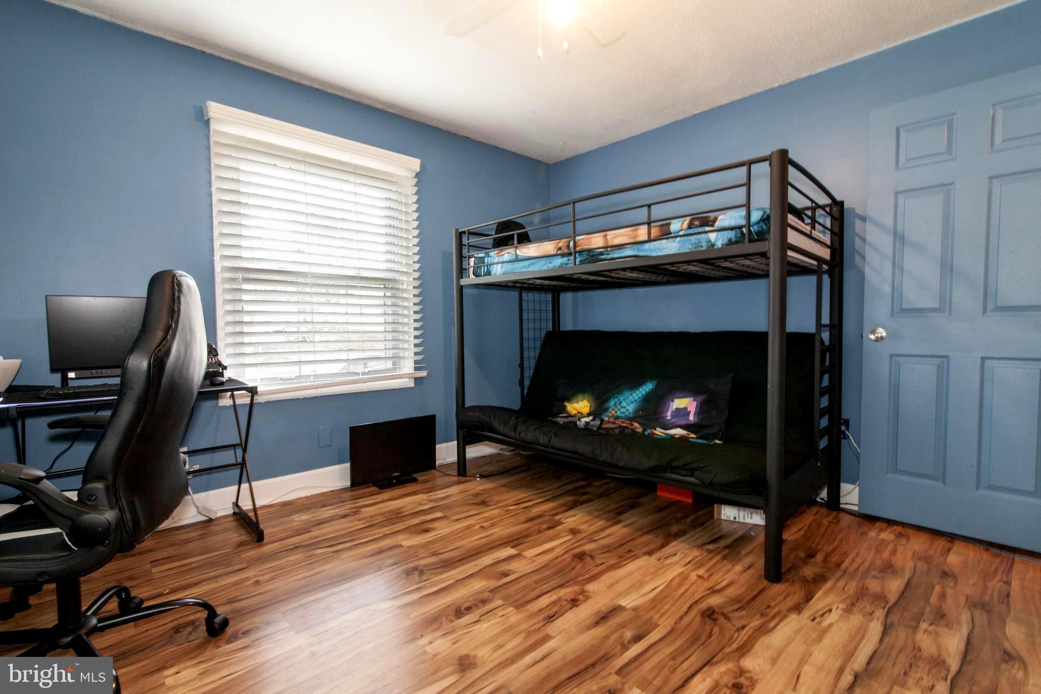 806 Chatfield Road Joppa, MD 21085 - Photo 17 of 28 Nice sized bedroom