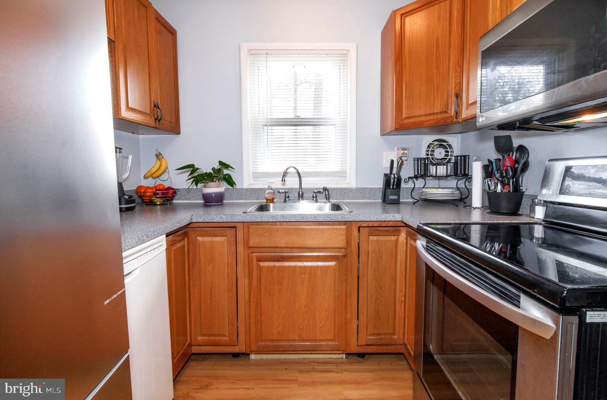 806 Chatfield Road Joppa, MD 21085 - Photo 10 of 28 Updated kitchen, freshly painted