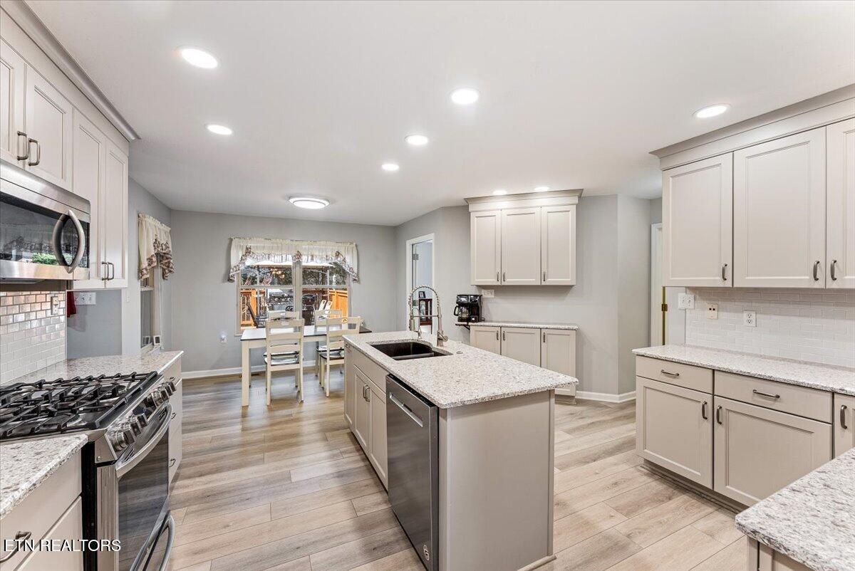 1012 Andover Boulevard Alcoa, TN 37701 - Photo 14 of 58 18-Kitchen A1