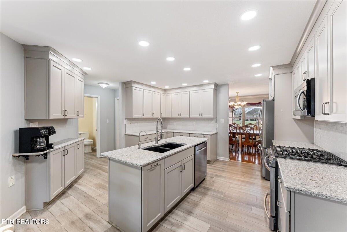 1012 Andover Boulevard Alcoa, TN 37701 - Photo 15 of 58 19-Kitchen A2