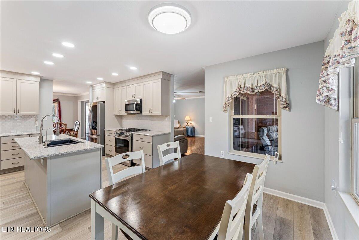 1012 Andover Boulevard Alcoa, TN 37701 - Photo 16 of 58 22-Dining Area A2