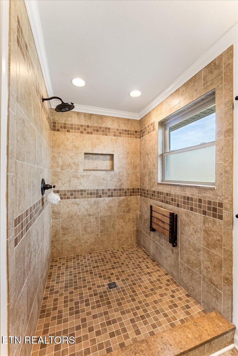 1012 Andover Boulevard Alcoa, TN 37701 - Photo 25 of 58 31-Master Bath A3