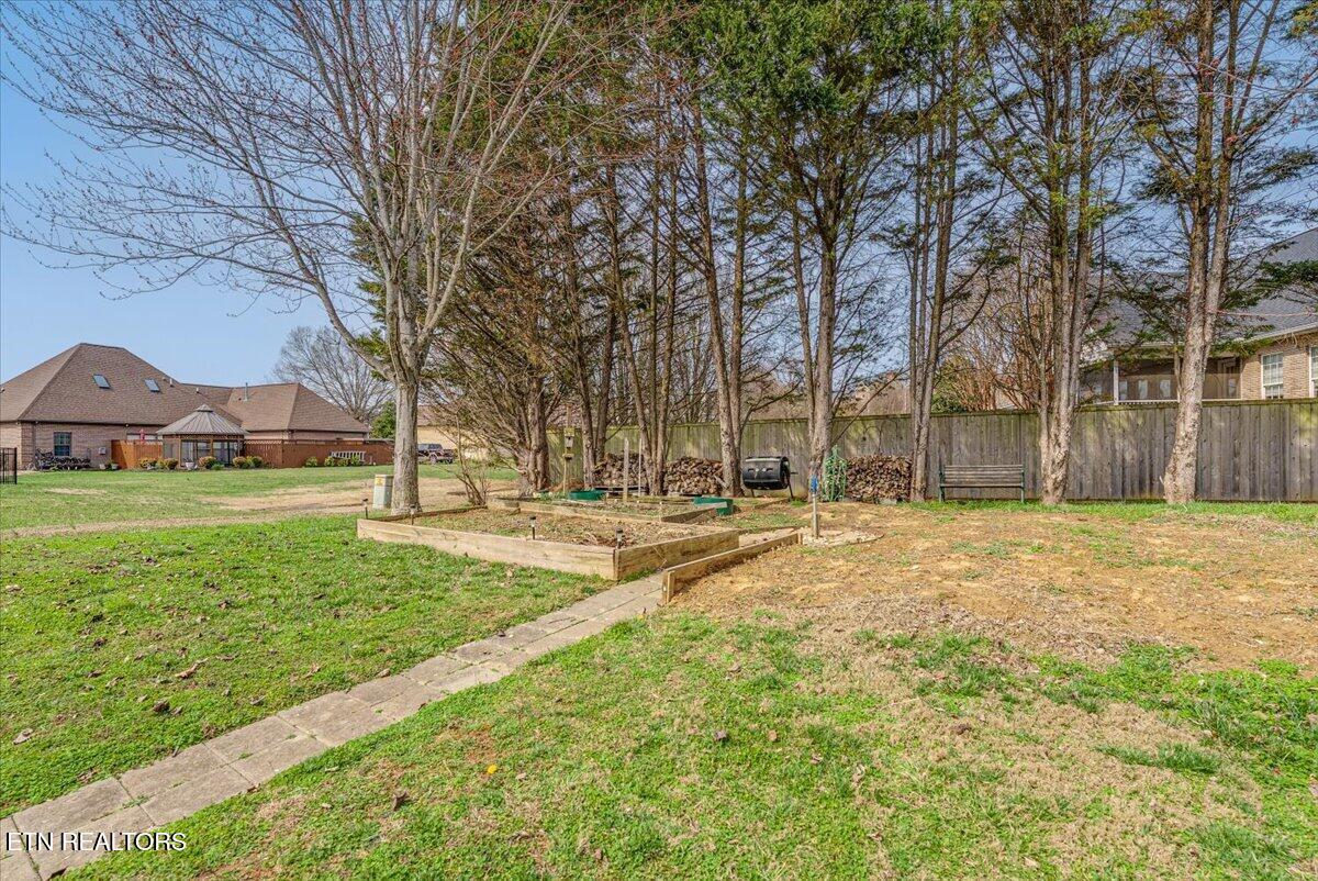 1012 Andover Boulevard Alcoa, TN 37701 - Photo 49 of 58 52-Garden Bed A1