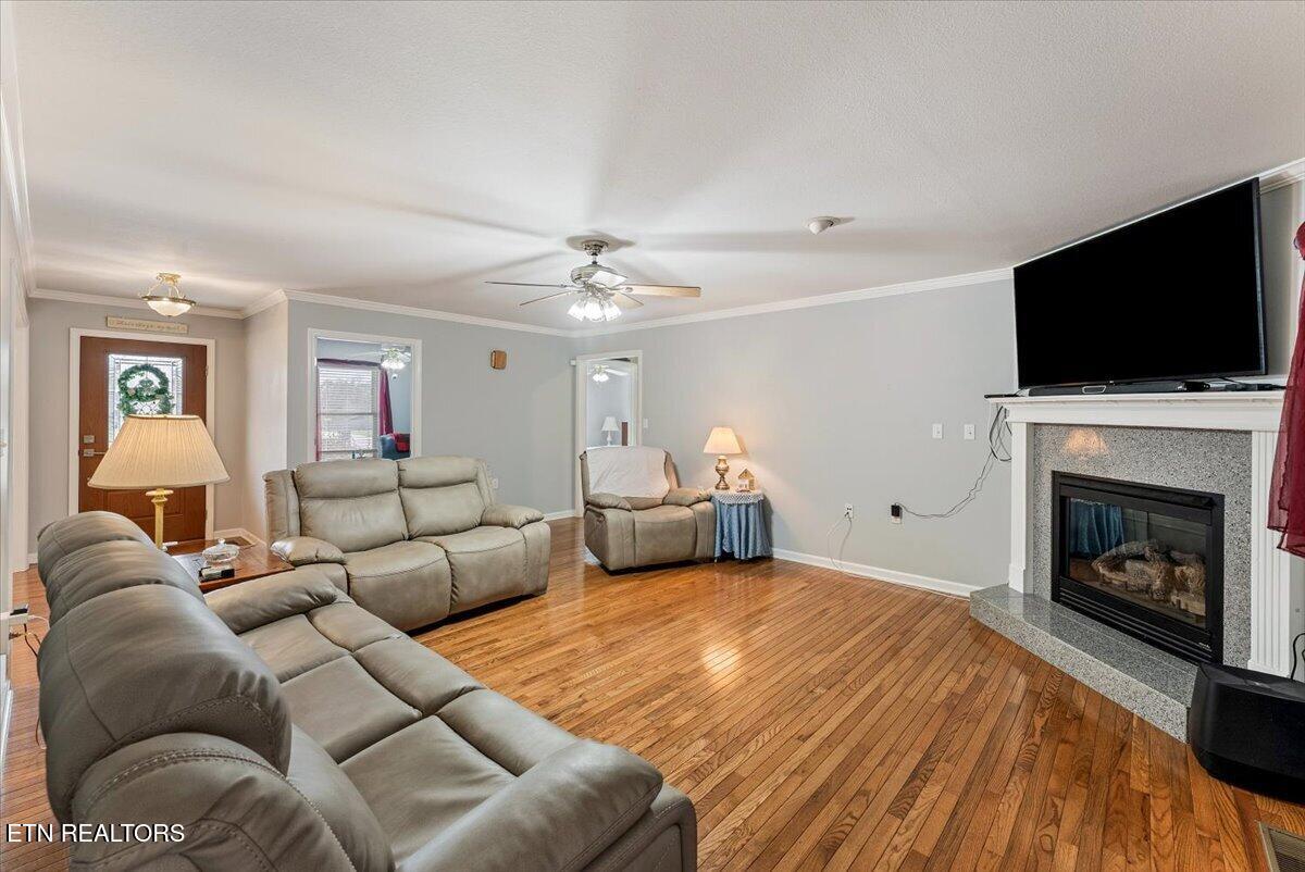 1012 Andover Boulevard Alcoa, TN 37701 - Photo 7 of 58 11-Living Room A1