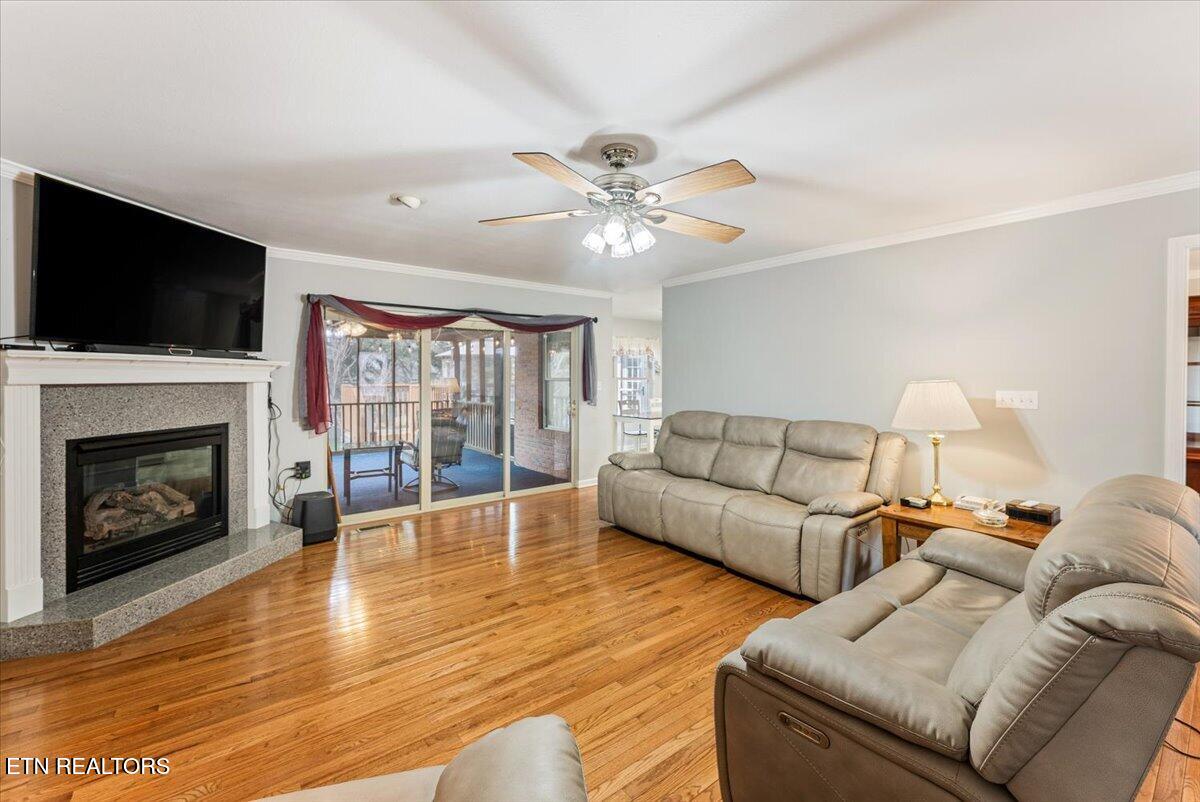 1012 Andover Boulevard Alcoa, TN 37701 - Photo 8 of 58 12-Living Room A2