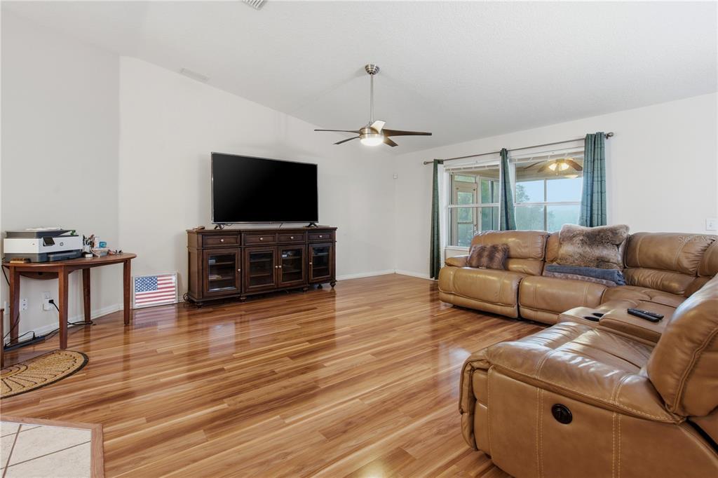 16723 Southeast 173rd Terrace Road Weirsdale, FL 32195 - Photo 5 of 43