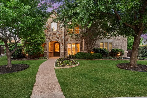 $925,000 | 501 Clear Vista Drive, Trophy Club, TX 76262
