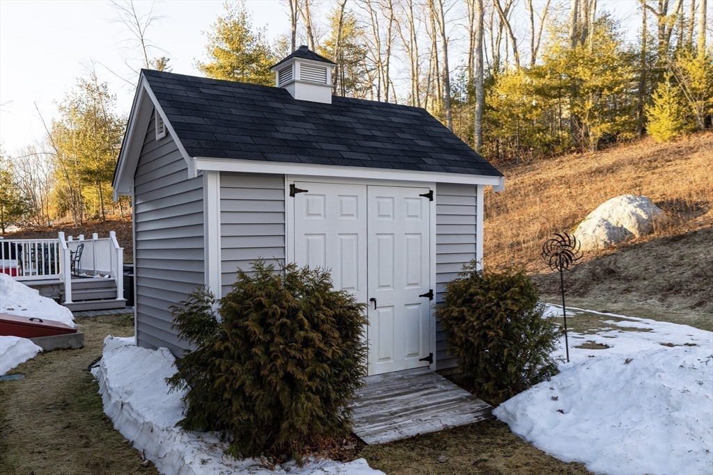 7 Jewell Crossing Mendon, MA 01756 - Photo 38 of 42 a view of outdoor space and yard