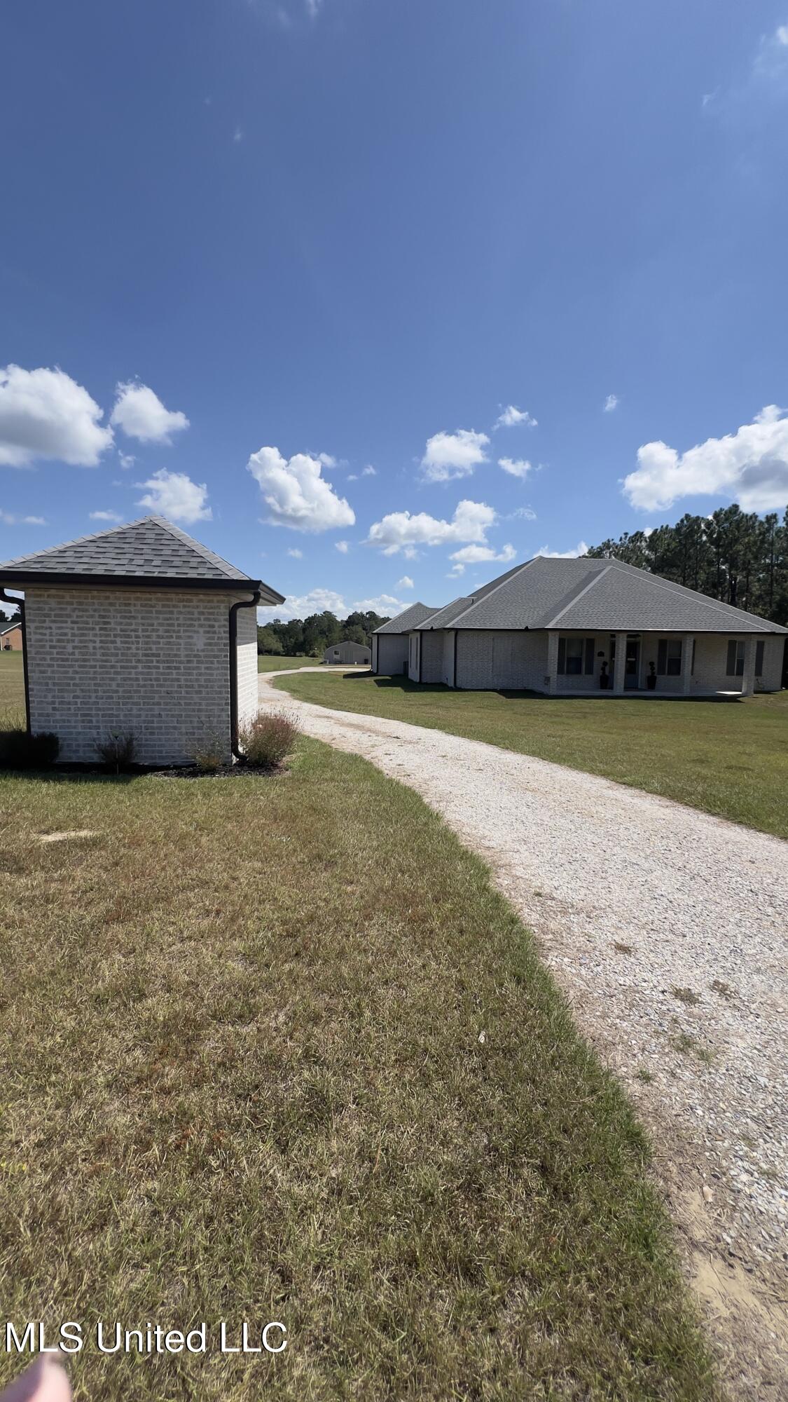 17376 C J Dellie Road Saucier, MS 39574 - Photo 4 of 10 IMG_8226