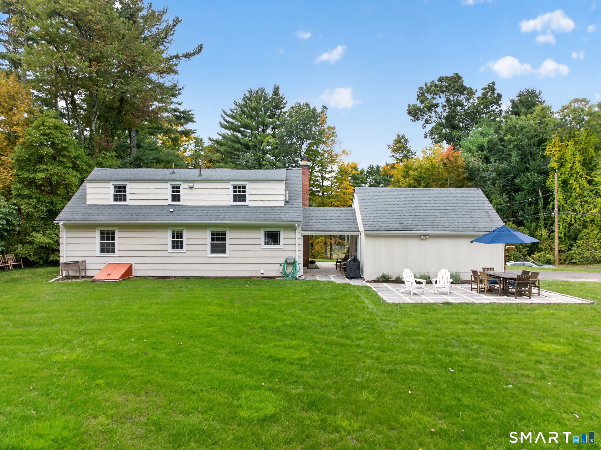 21 Ichabod Road Simsbury, CT 06070 - Photo 5 of 27 Gallery Image 5
