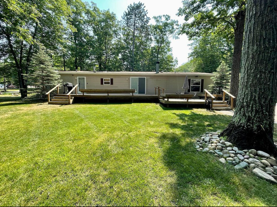 3158 Rasmus Drive Grayling, MI 49738 - Photo 8 of 19 IMG_6727