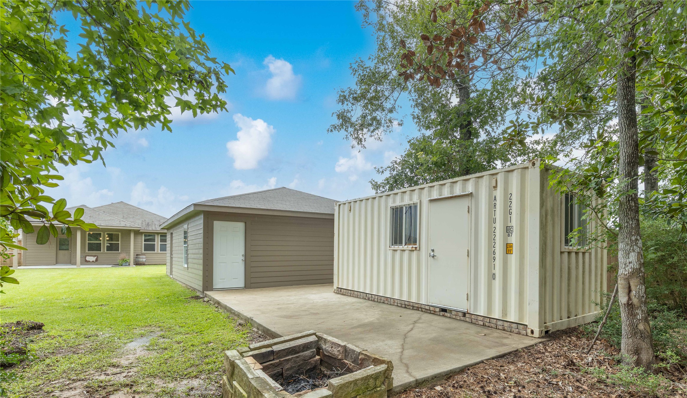 426 Kickapoo Drive Anahuac, TX 77514 - Photo 6 of 36