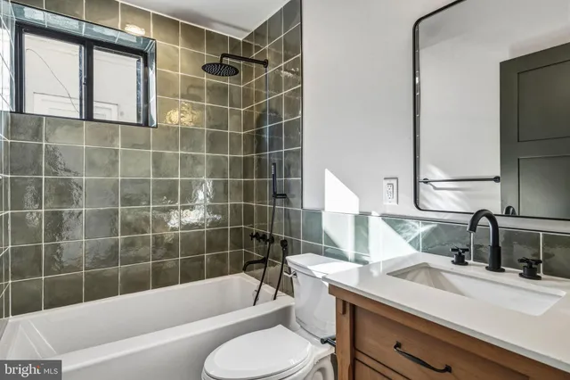 $749,900 | 1635 South 5th Street, Philadelphia, PA 19148