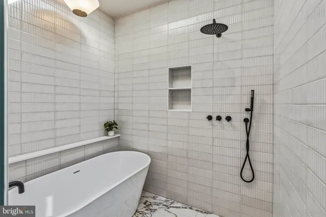 $749,900 | 1635 South 5th Street, Philadelphia, PA 19148