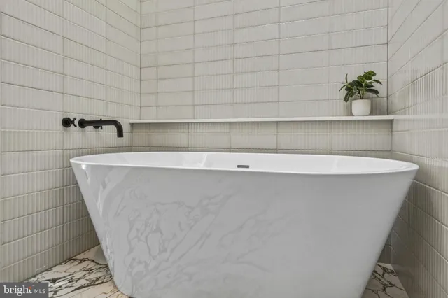 $749,900 | 1635 South 5th Street, Philadelphia, PA 19148